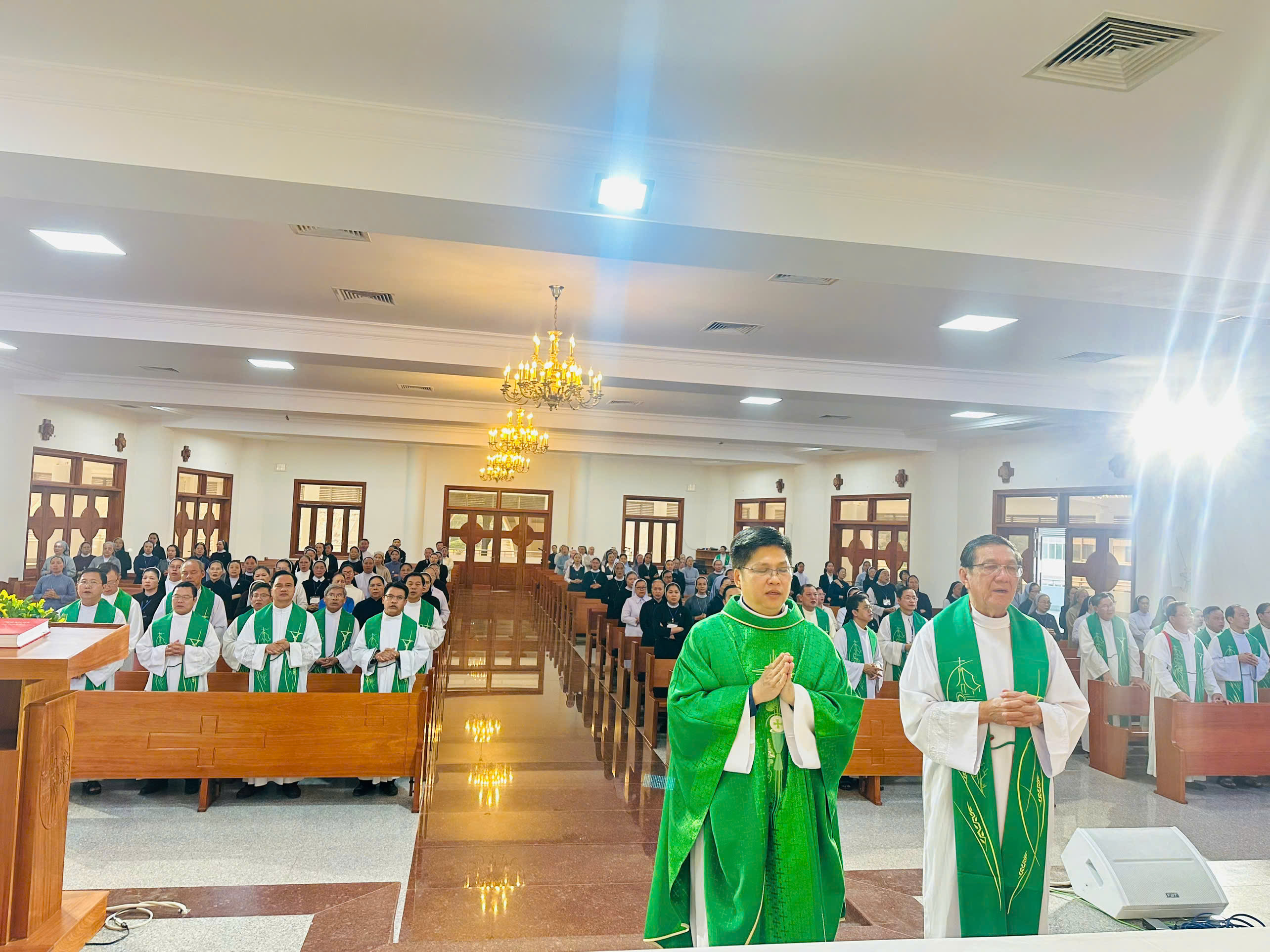 NHẬT KÝ ĐẠI HỘI LIÊN HIỆP BỀ TRÊN THƯỢNG CẤP VIỆT NAM NGÀY THỨ 2 - Lần thứ VIII tại Trung tâm Hành hương Đức Mẹ Núi Cúi  Gia Tân 1 - Thống Nhất - Đồng Nai  17-21/11/2025